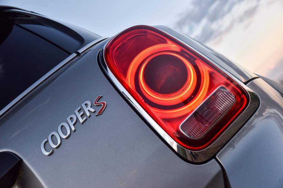 Логотип Mini Cooper S Countryman ALL4 2017 года  (ZA) (фото 2 из 40)